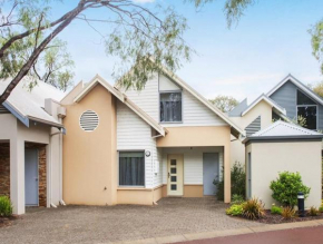 Cape View Villa- 74, Broadwater